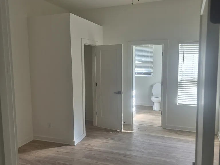 3366 Apache St — Photo 4