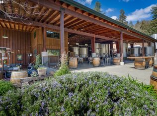 818 Slagle Creek Rd, Grants Pass, OR 97527