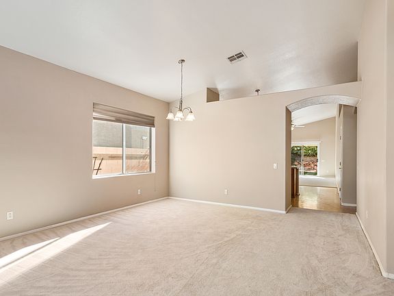 2nd image of 2046 Hobbyhorse Ave