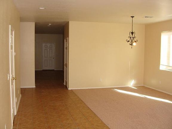 4th image of 393 W Diamond Trail