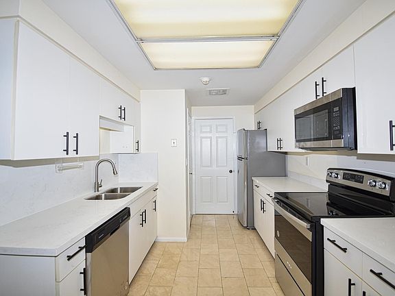 5th image of 2001 Holcombe Blvd Unit 202
