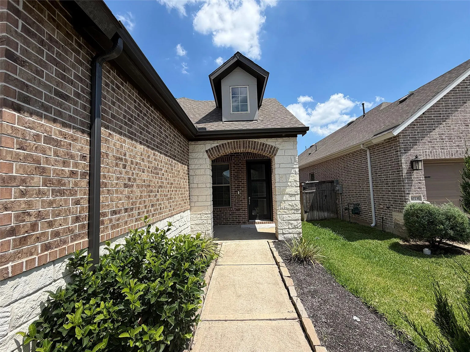 3 bed, 2.0 bath, 1573 sqft, $2,500 — Photo 4