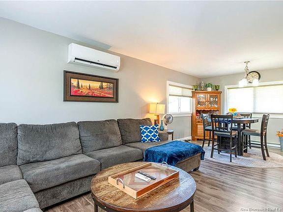5th image of 50 Glengarry Dr