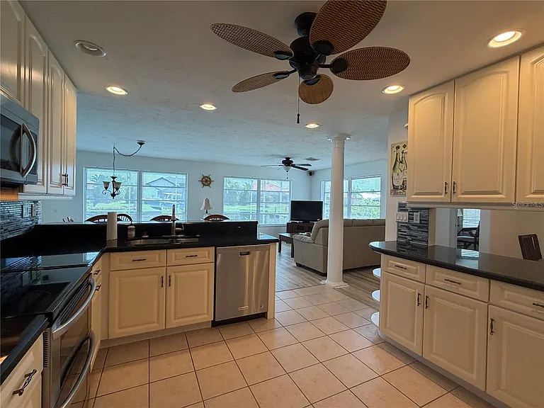 732 Santa Margerita Ln — Photo 12