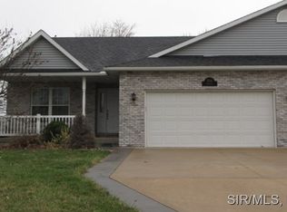 204 Hartcourt Ave, Jerseyville, IL 62052