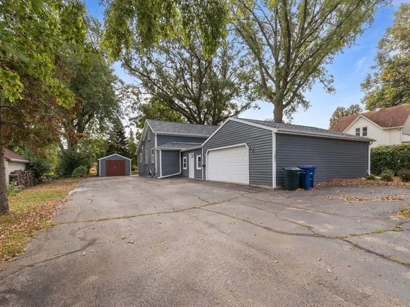207 Darboy Rd, Combined Locks, WI 54113
