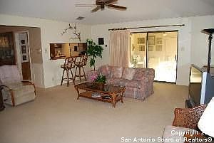 3rd image of 5933 Archwood