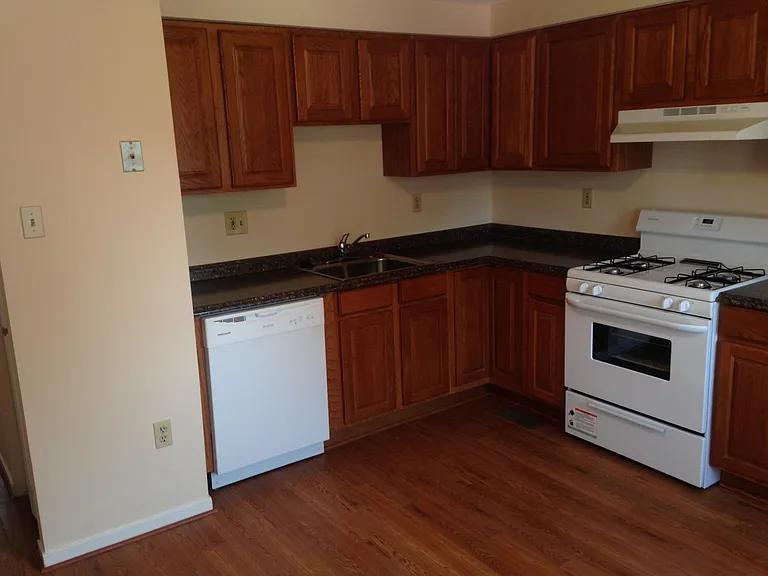 1519 Penrose Ave — Photo 10