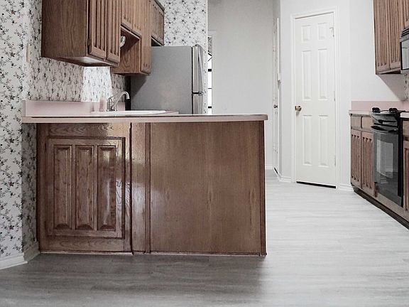 2nd image of 8103 Saddlebrook Dr