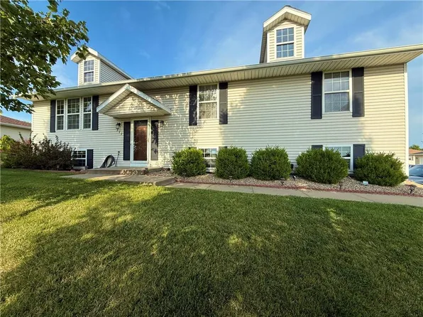 311 S Country Club Rd, Maryville, MO 64468