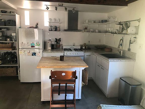 Open, efficiently designed kitchen
