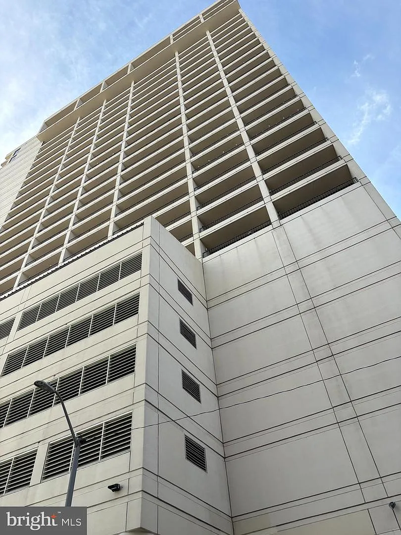 3851 Boardwalk APT 2006 photo 1