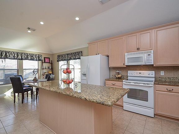 5th image of 26010 N Lakefair Dr