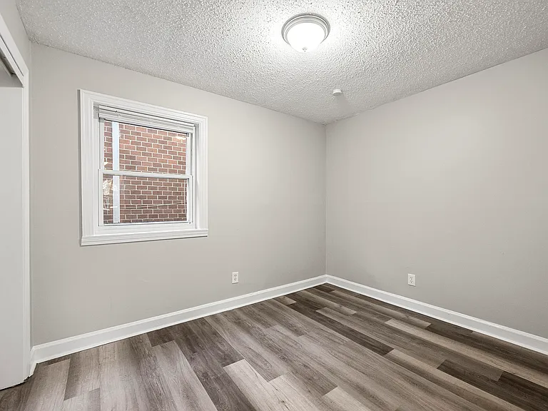 592 Cooper St SW #2 — Photo 11