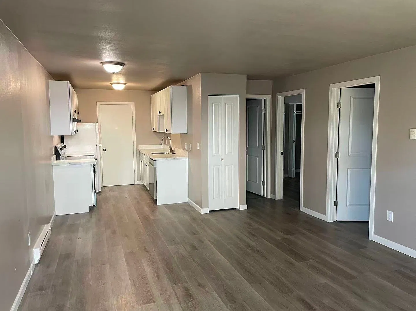 Cedar Crest Apartments — Photo 4