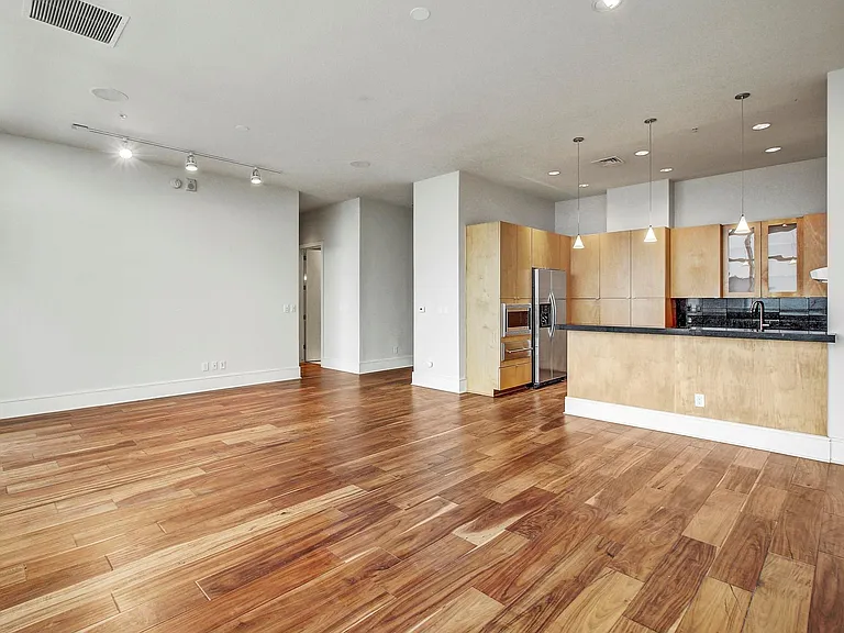 555 5th St #2809 — Photo 9