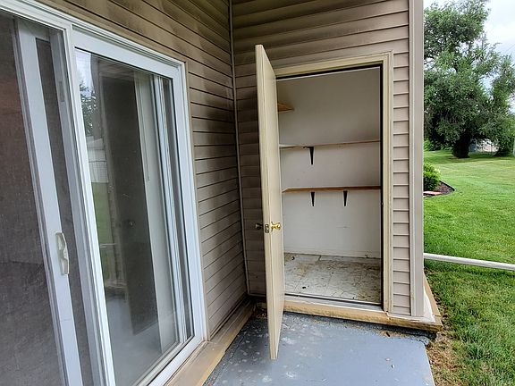 3rd image of 10039 Allen Pointe Dr #10039