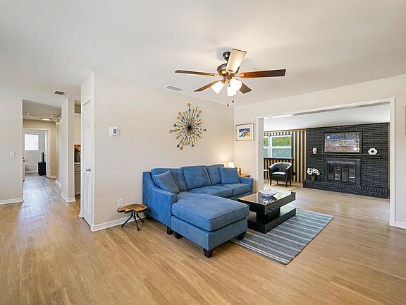 3rd image of 10792 Hawaii Dr S