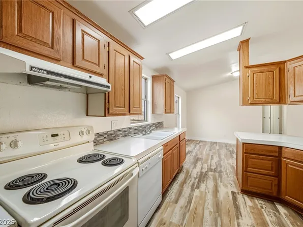 1340 W Bunarch Rd, Pahrump, NV 89060
