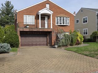 97 Webster Rd, Scarsdale, NY 10583