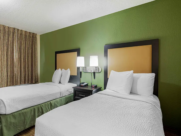 Studio Suite - 2 Twin Beds