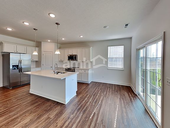 5th image of 1034 Castor Dr