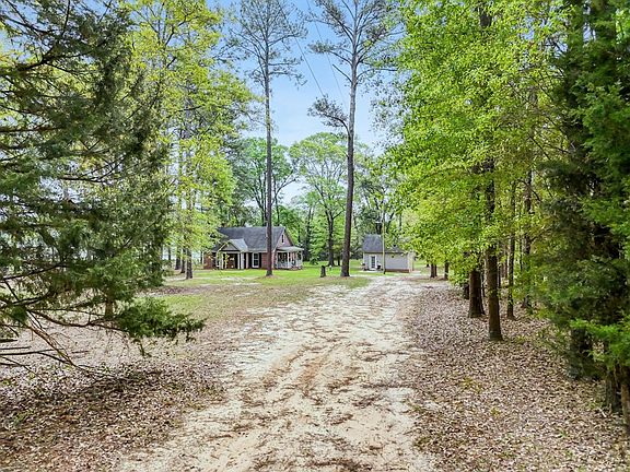 5th image of 681 Morey Rd
