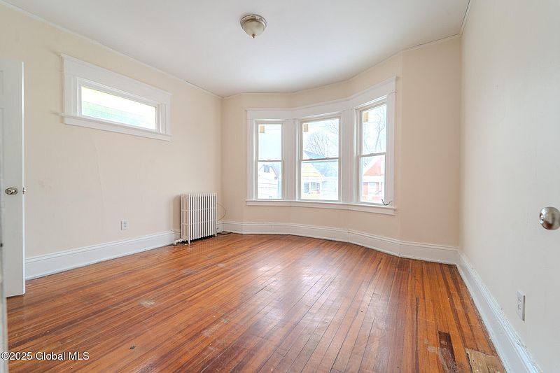 3rd image of 442 Hudson Avenue