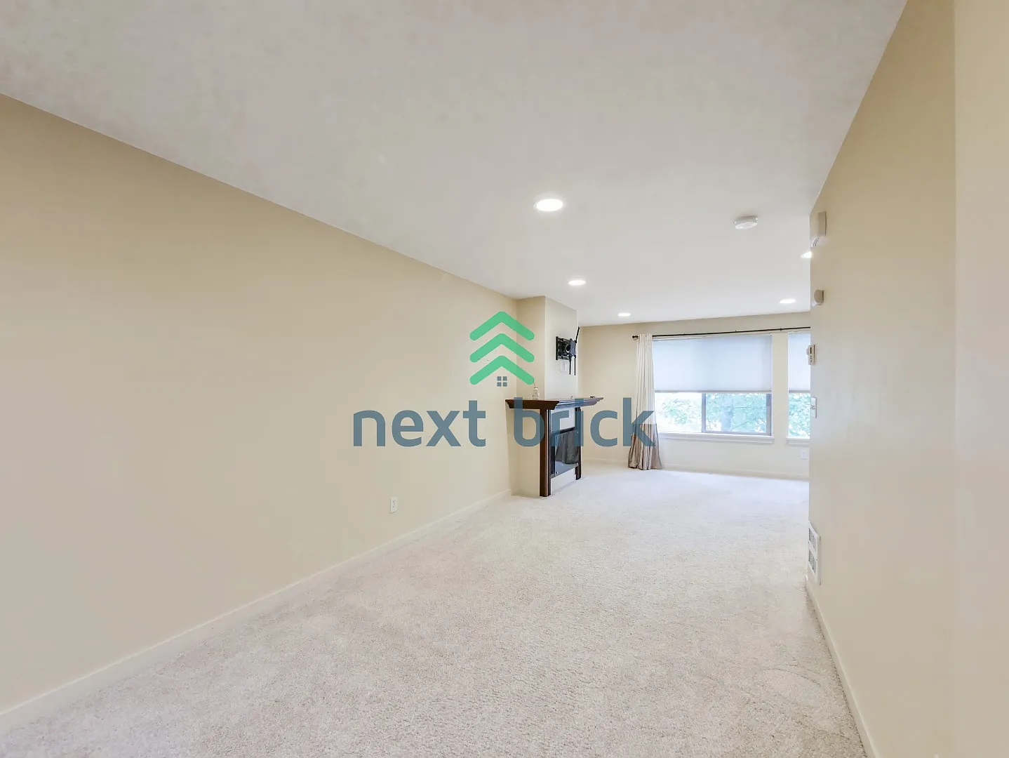 3 Beds 1.5 Bath Beautiful Townhome Available for Rent! — Photo 3