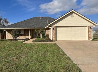68 Apple Creek Dr, Elgin, OK 73538