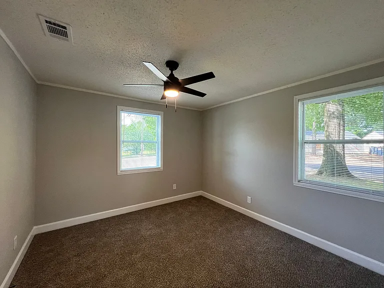 180 Tillman St — Photo 2