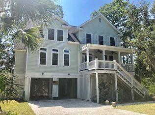 12 Lakeview Ln, Saint Helena Island, SC 29920