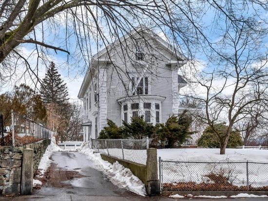 107 Blackstone St, Woonsocket, RI 02895