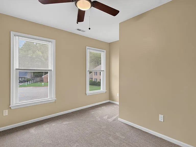 898 Gunston Ct — Photo 23