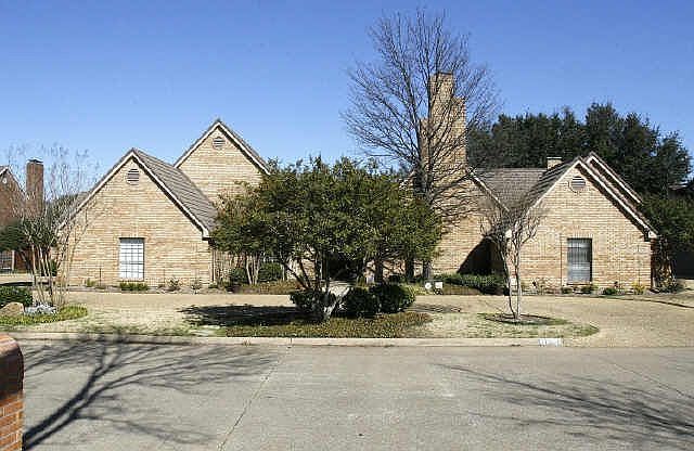 1st image of 17504 River Hill Dr