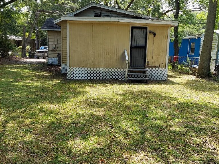 2610 Henrietta St — Photo 16