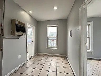 2nd image of 35 William St #R