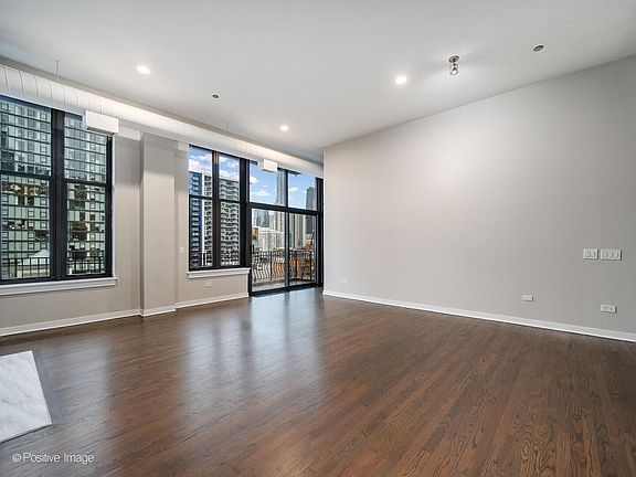 4th image of 333 W Hubbard St APT 904