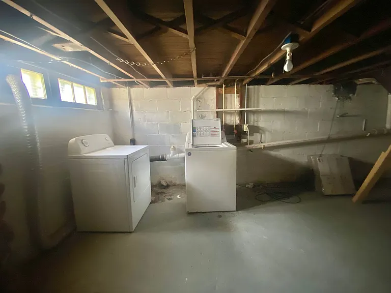 72 E Washington St — Photo 14