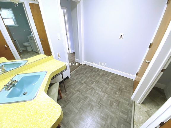 5th image of 641 George St
