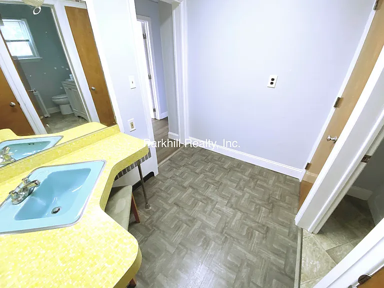 641 George St — Photo 5