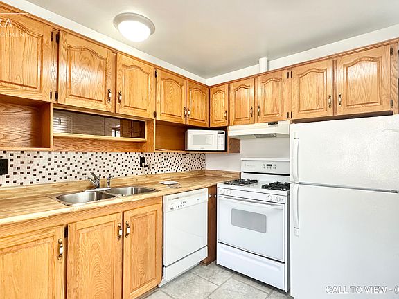 3rd image of 886 Grenoble Blvd
