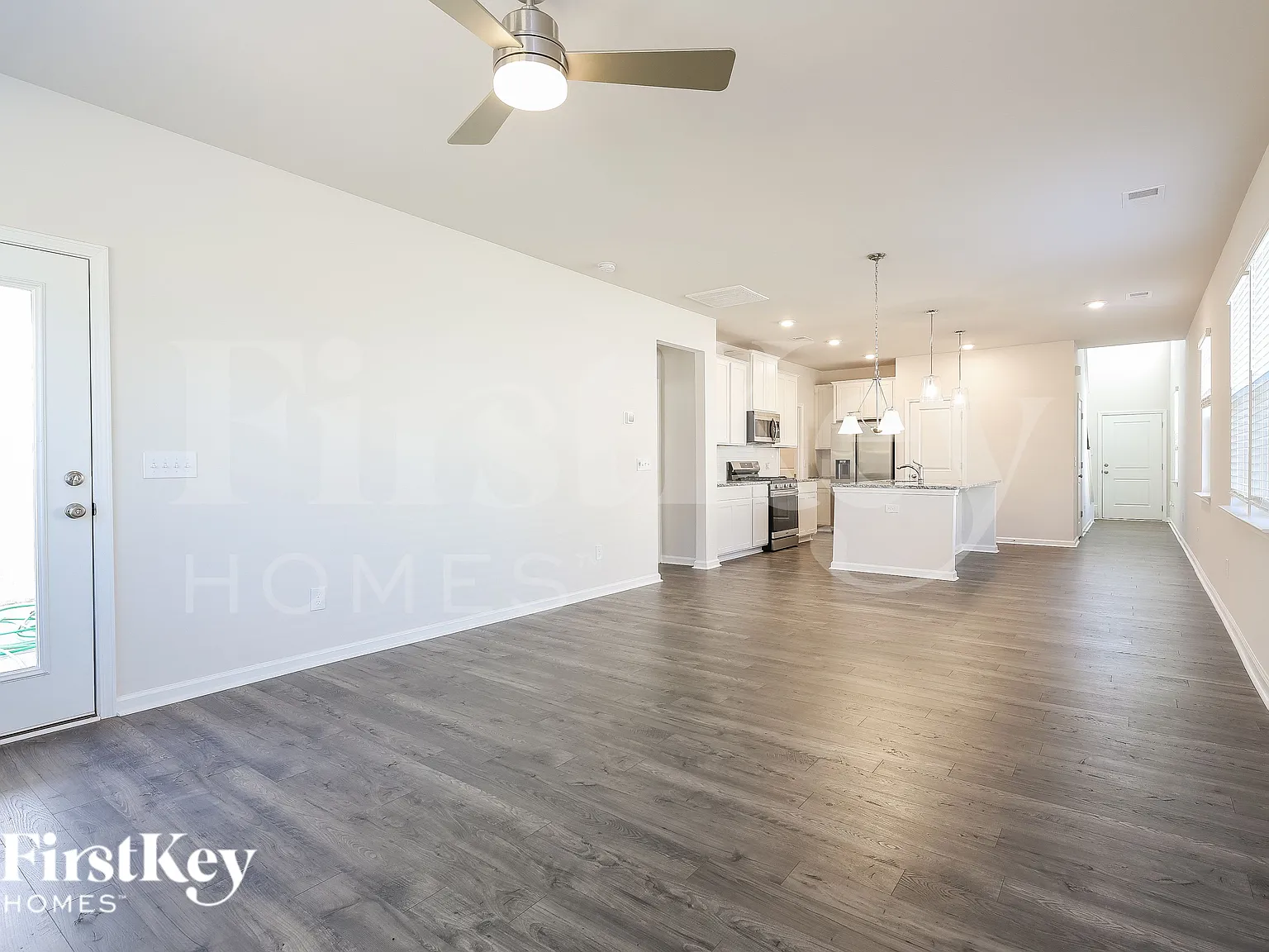 4 bed, 2.5 bath, 2046 sqft, $2,260 — Photo 3