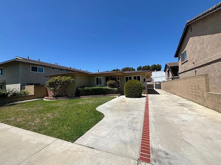 4301 Green Ave — Photo 2