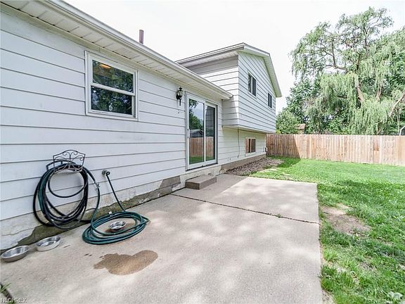 5th image of 1013 Plymouth Dr