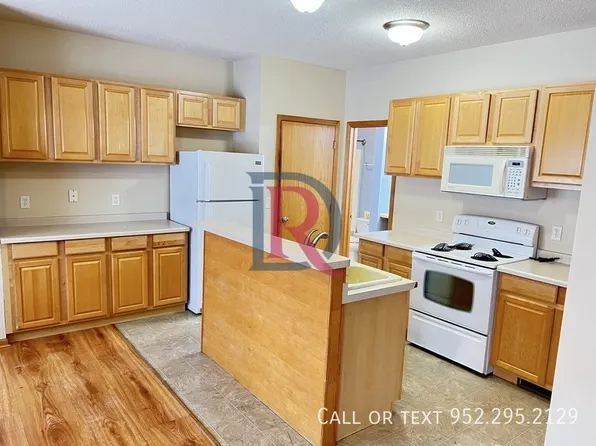 717 Smith Ave S Unit B, Saint Paul, MN 55107