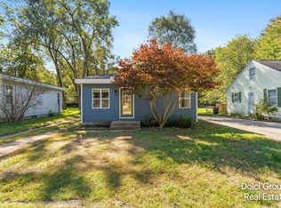 58 Scotts Dr, Holland, MI 49424