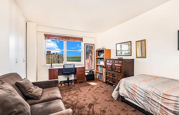 Sold by Re/Max In The City | media 12