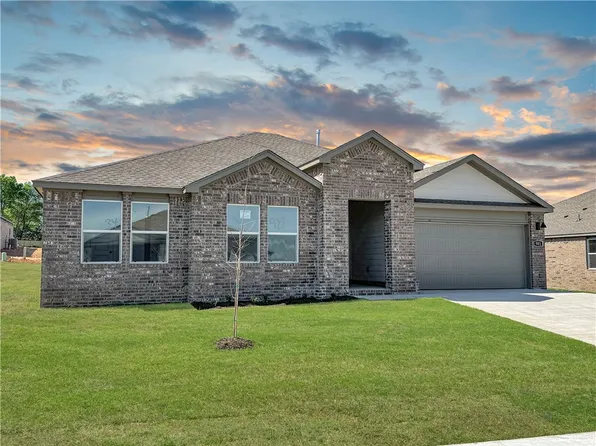 981 Emerald St, Prairie Grove, AR 72753