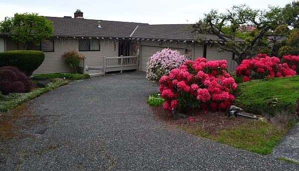 Fantastic 5 bedroom daylight rambler